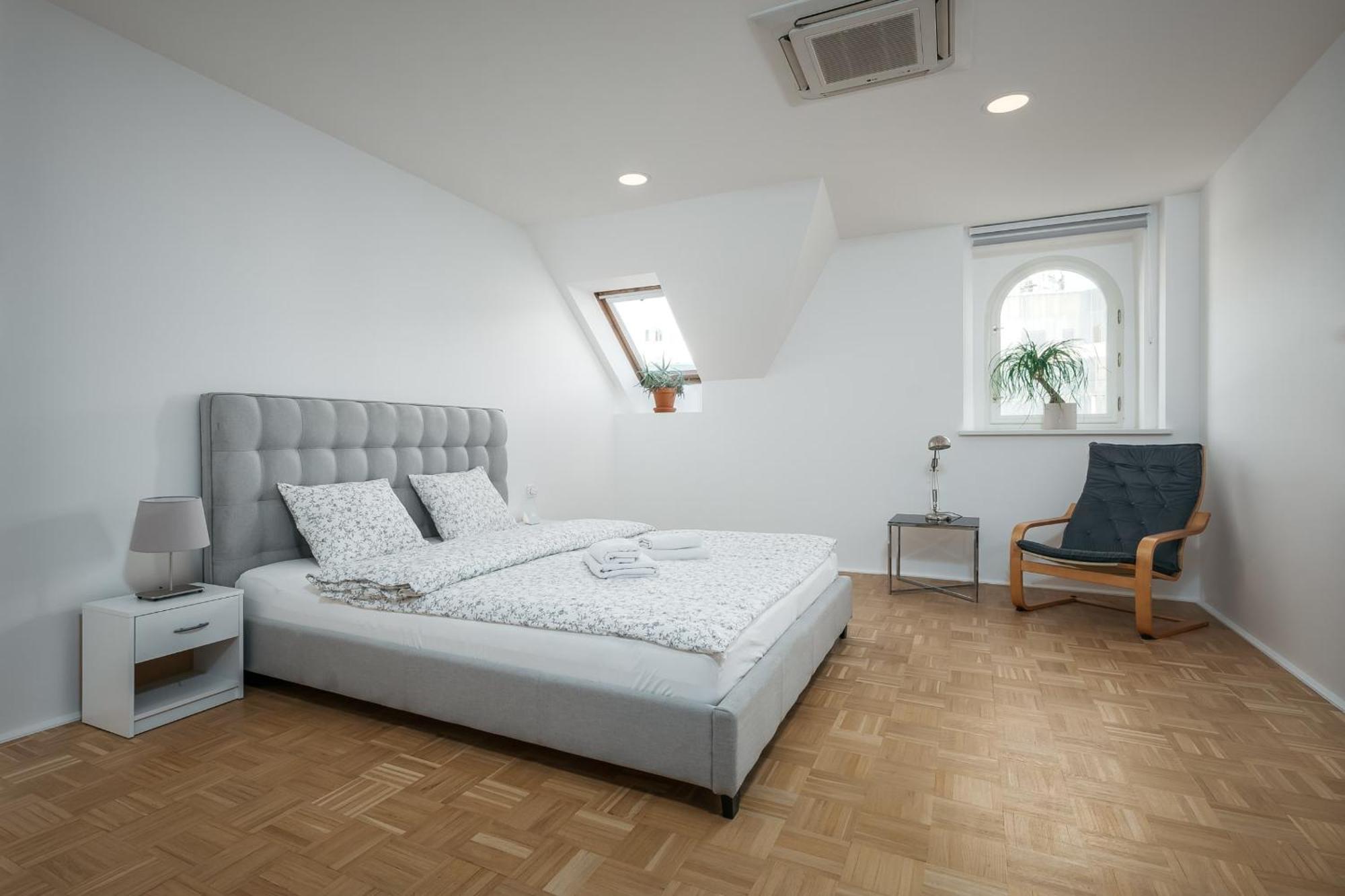 פראג Dot 3 Bdr Apartment With Tyn Cathedral View & Ac מראה חיצוני תמונה