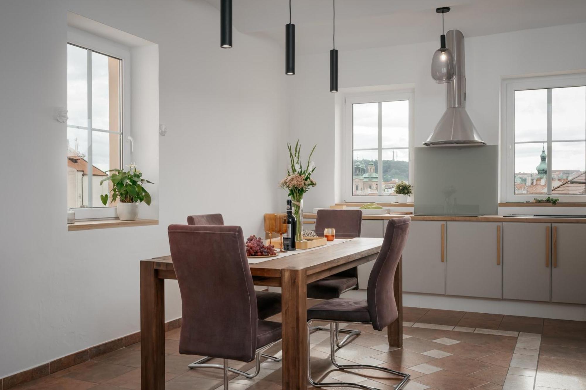 פראג Dot 3 Bdr Apartment With Tyn Cathedral View & Ac מראה חיצוני תמונה