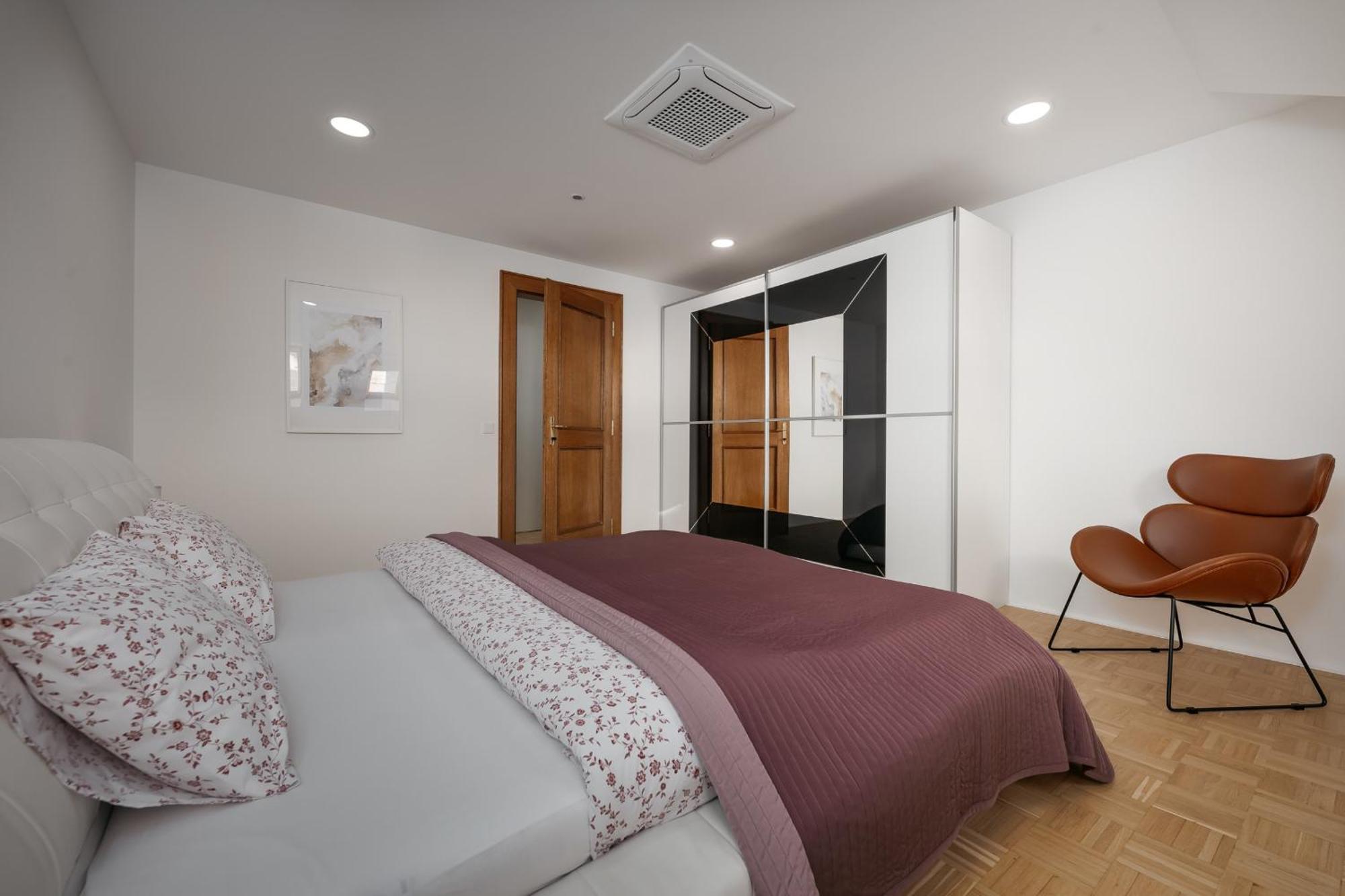 פראג Dot 3 Bdr Apartment With Tyn Cathedral View & Ac מראה חיצוני תמונה