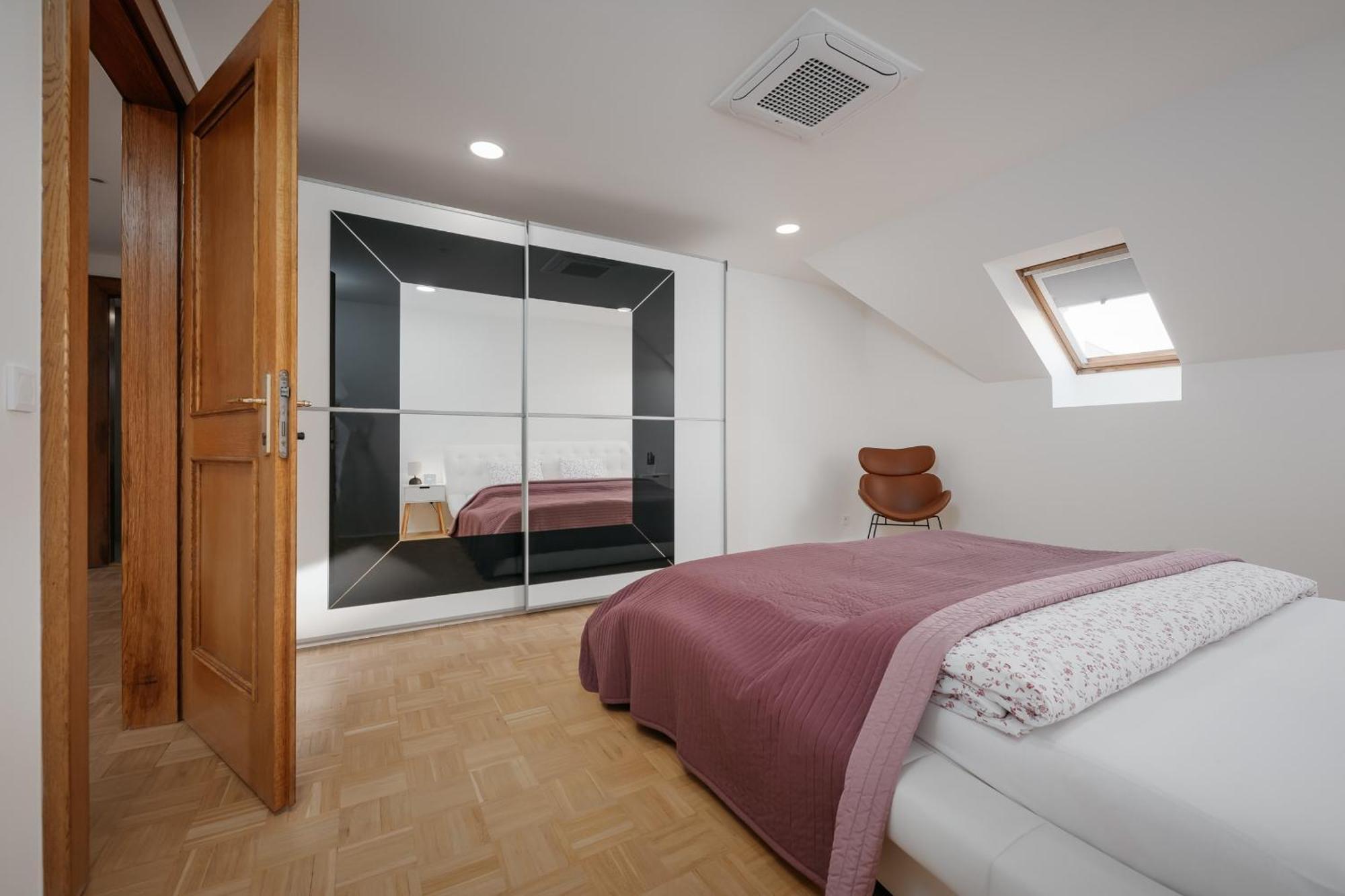 פראג Dot 3 Bdr Apartment With Tyn Cathedral View & Ac מראה חיצוני תמונה